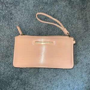 STEVE MADDEN BLUSH PINK
MAGNETIC WRISTLET